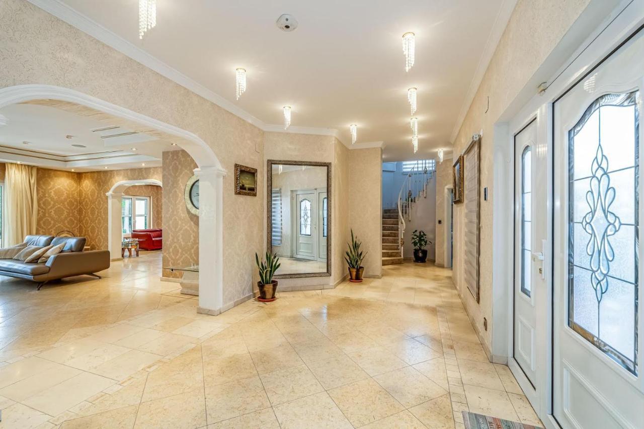Villa Svim, Walking Distance To The Beach! 마르베야 외부 사진
