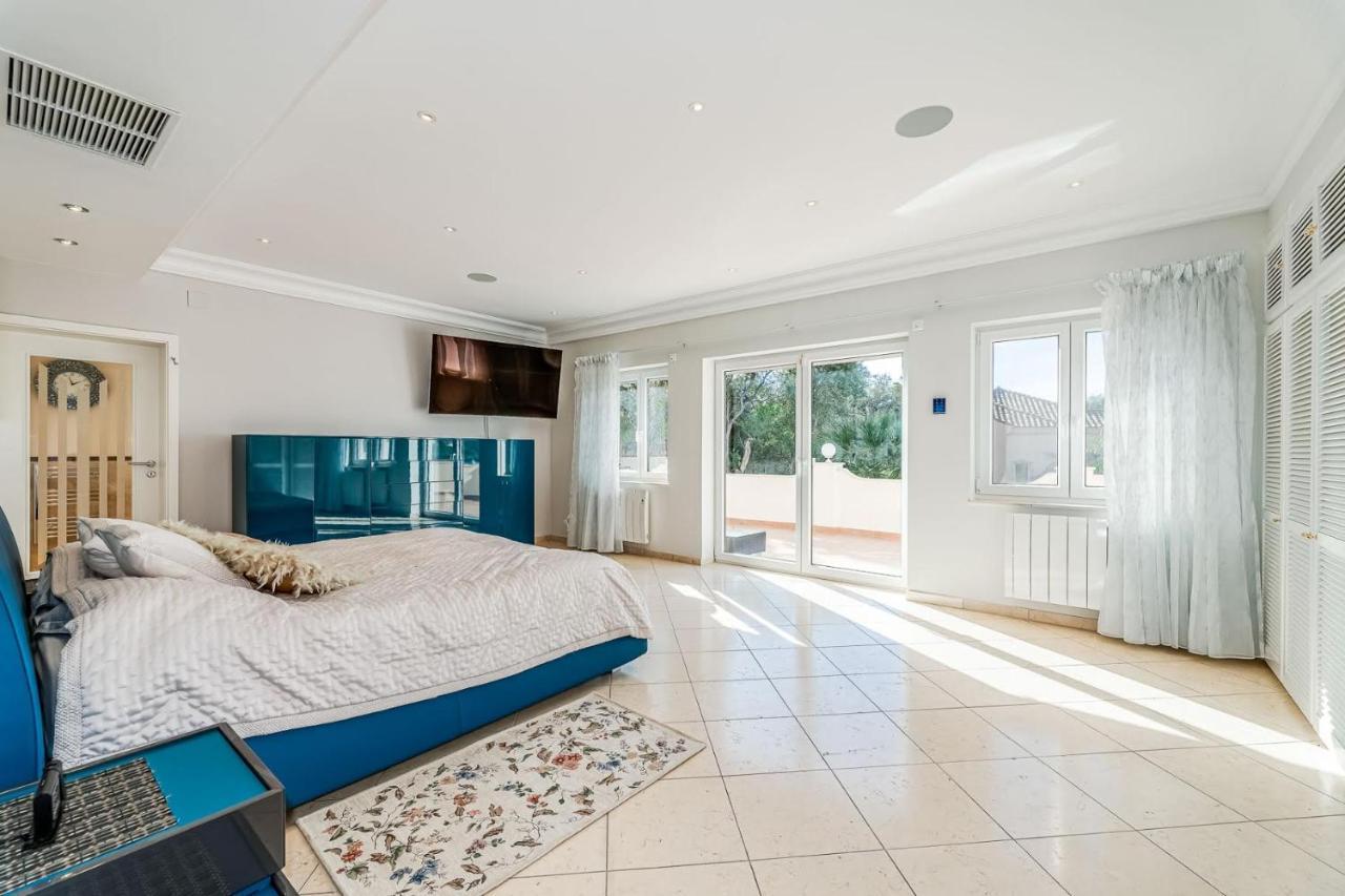 Villa Svim, Walking Distance To The Beach! 마르베야 외부 사진