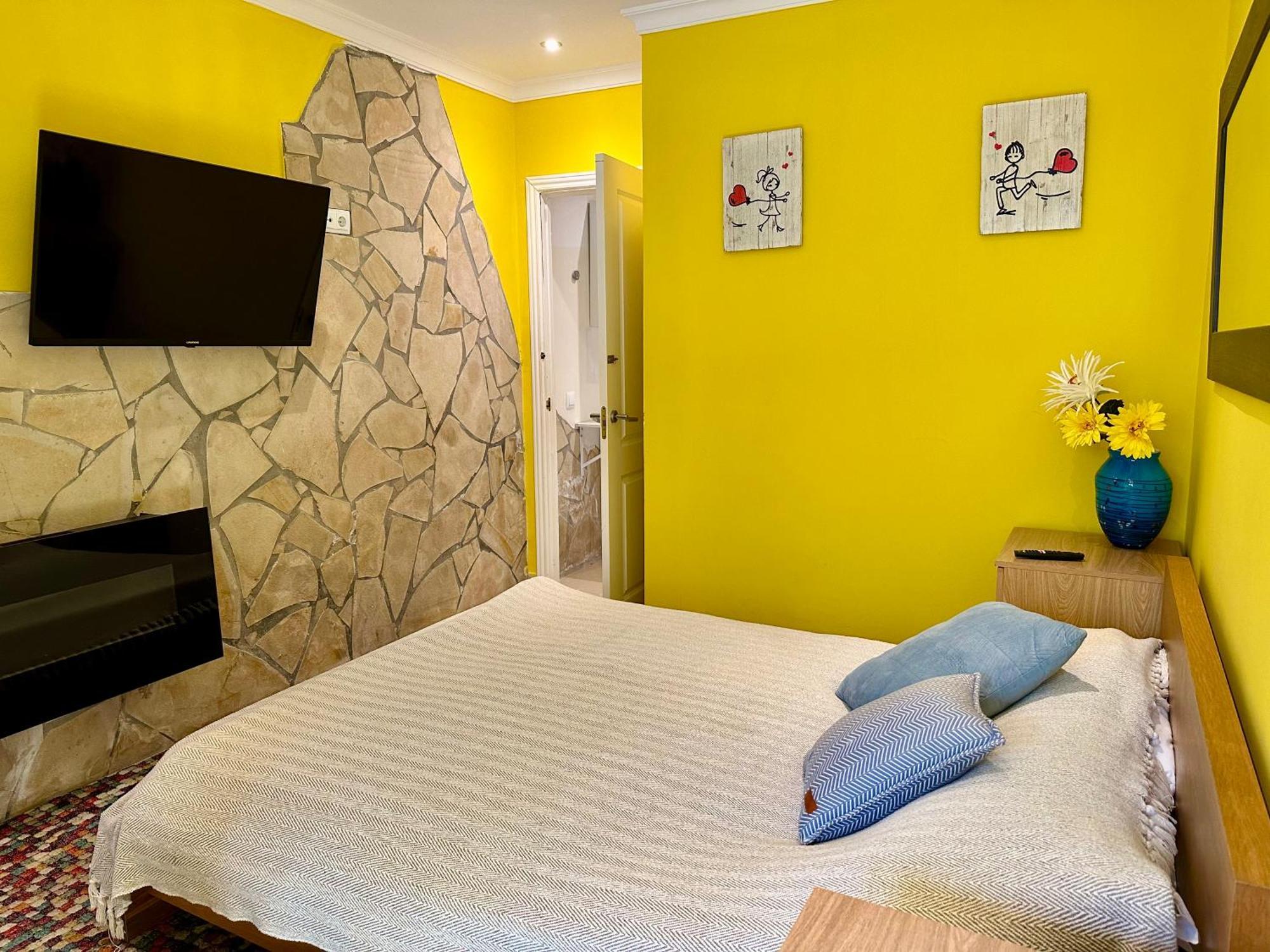 Villa Svim, Walking Distance To The Beach! 마르베야 외부 사진